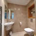 The Penthouse At Regent House Light And Airy Floor With Lift Access 1 Bedroom En-suite Luxury Ultra Location *