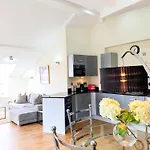 The Penthouse At Regent House Light And Airy Floor With Lift Access 1 Bedroom En-suite Luxury Ultra Location 公寓