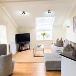 公寓 The Penthouse At Regent House Light And Airy Floor With Lift Access 1 Bedroom En-suite Luxury Ultra Location *