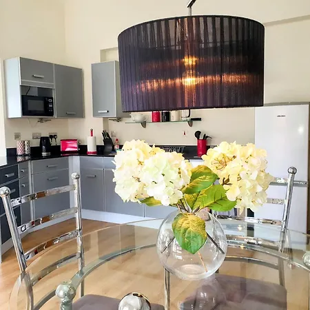 The Penthouse At Regent House Light And Airy Floor With Lift Access 1 Bedroom En-suite Luxury Ultra Location Apartment Harrogate