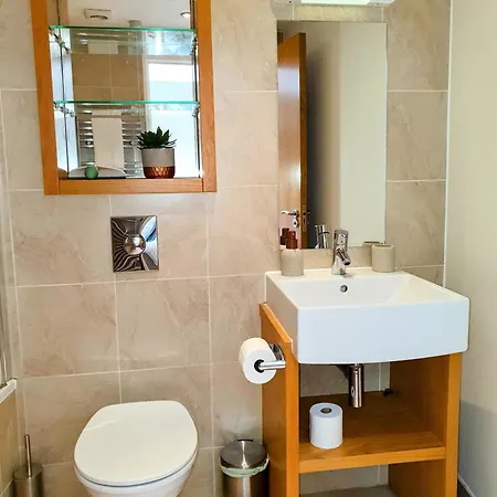 Apartment The Penthouse At Regent House Light And Airy Floor With Lift Access 1 Bedroom En-suite Luxury Ultra Location *