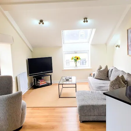 Apartment The Penthouse At Regent House Light And Airy Floor With Lift Access 1 Bedroom En-suite Luxury Ultra Location *