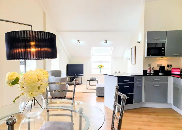 The Penthouse At Regent House Light And Airy Floor With Lift Access 1 Bedroom En-suite Luxury Ultra Location Apartman Harrogate